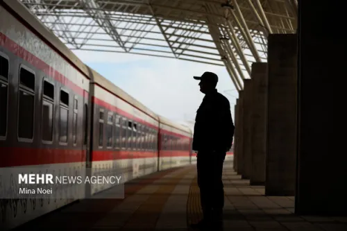 حرکت آزمایشی اولین قطار مسافربری در راه راه آهن میانه - اردبیل