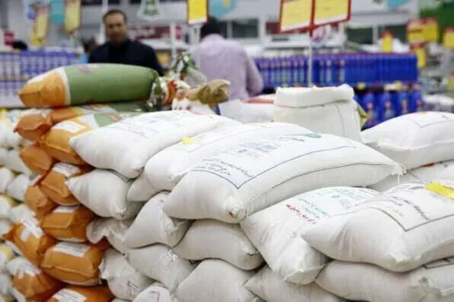 کالای اساسی مراسم خاکسپاری رهبر شهید به میزان مکفی تامین شد